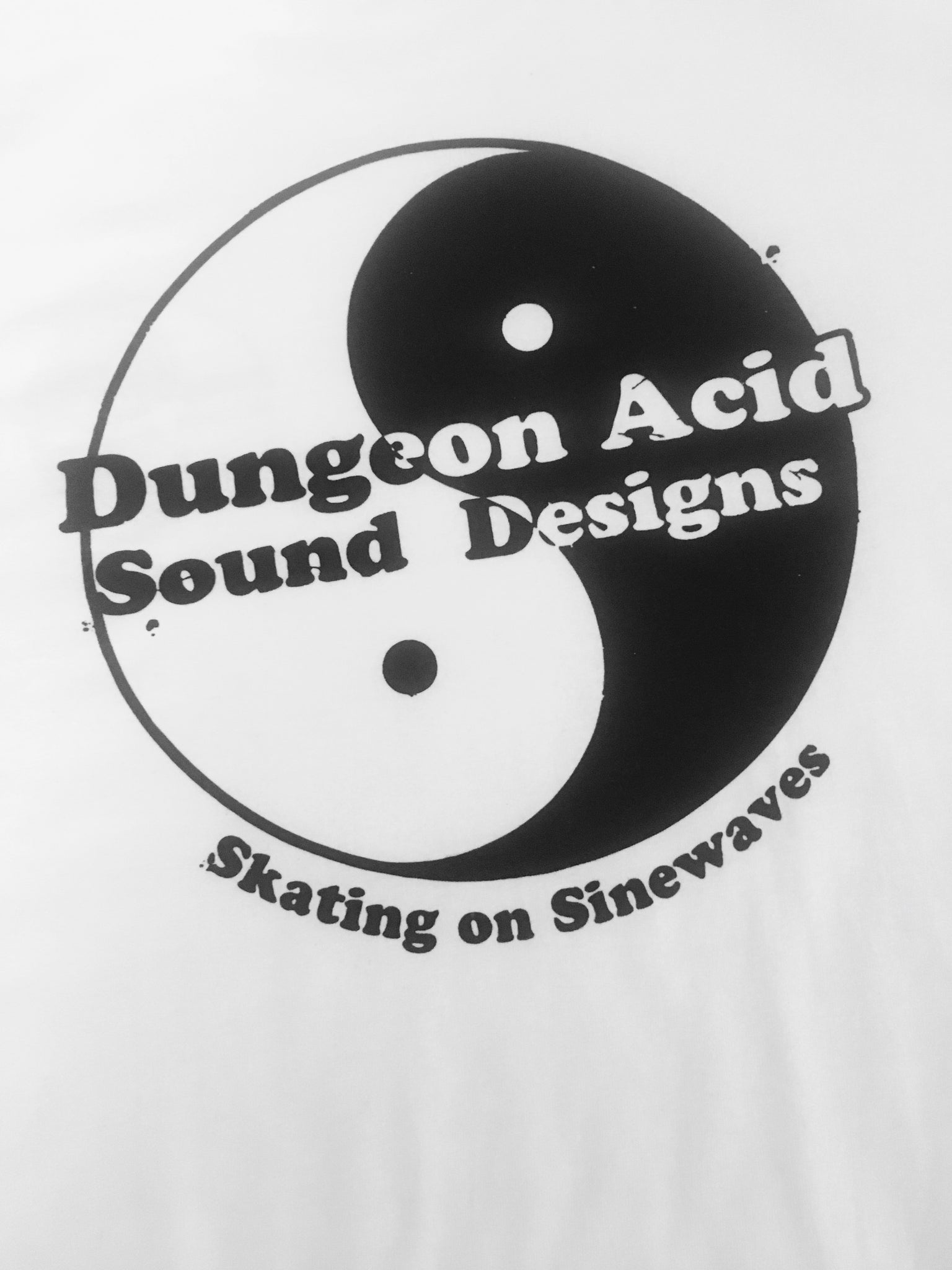 WHITE TRIBUTE T